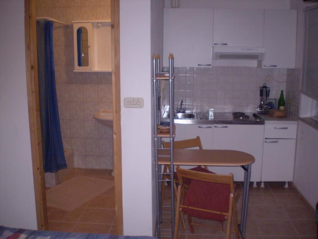 Apartments Zuvela Korcula Town Ruang foto